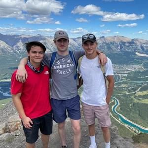 Meet your Posher, Wesley